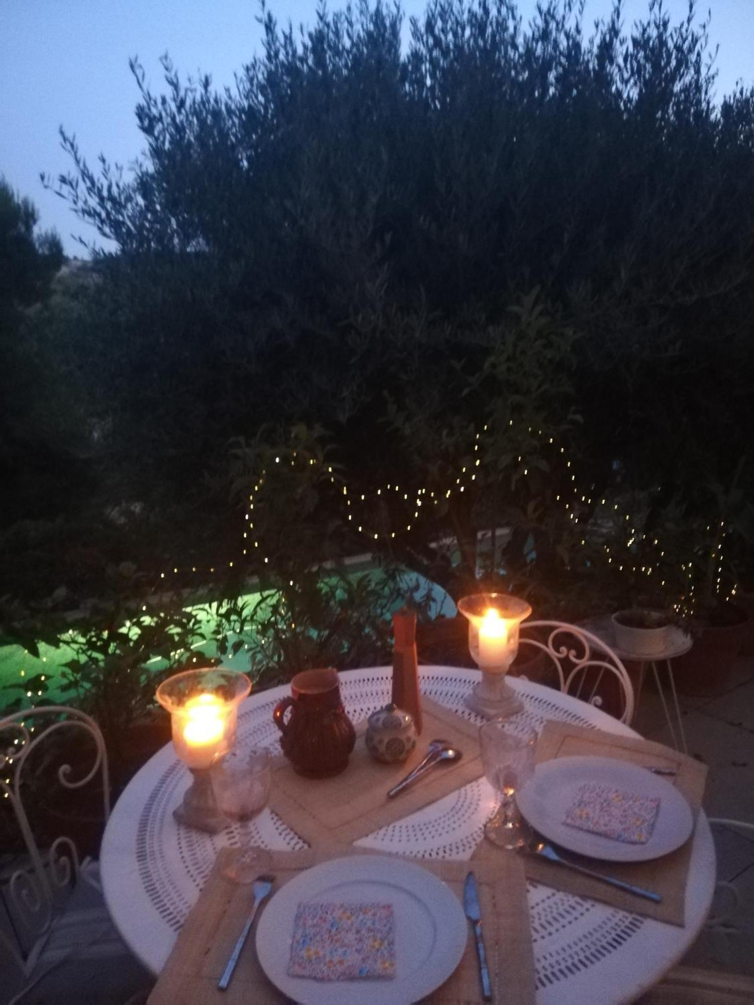 Chambre lumineuse, calme absolu Allauch Exterior foto
