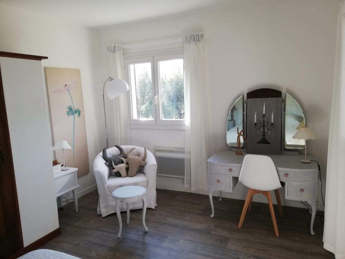 Chambre lumineuse, calme absolu Allauch Exterior foto